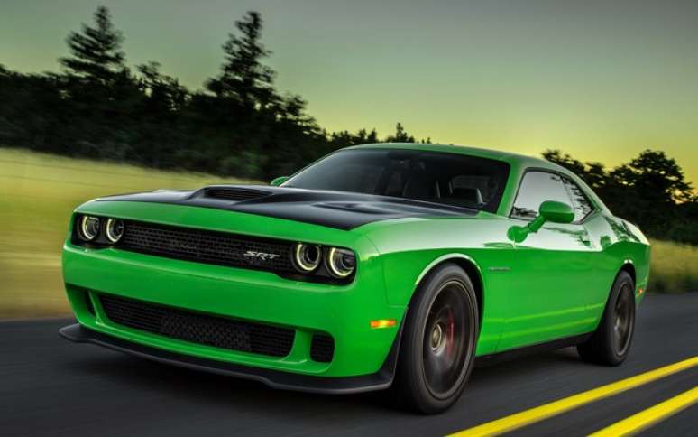 Dodge Challenger Hellcat: com 717 cavalos, esse carro é atração em qualquer feira.