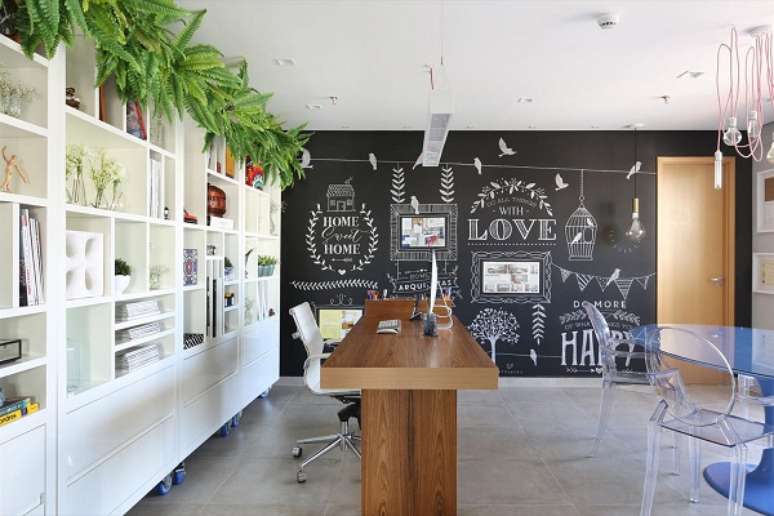 2. Escrit&oacute;rio planejado com design criativo. Fonte: Jumaq