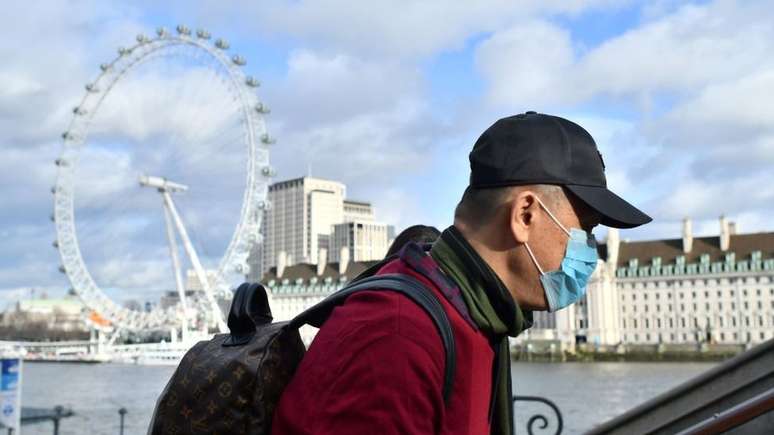 Máscaras não são muito eficientes na prevenção contra o vírus