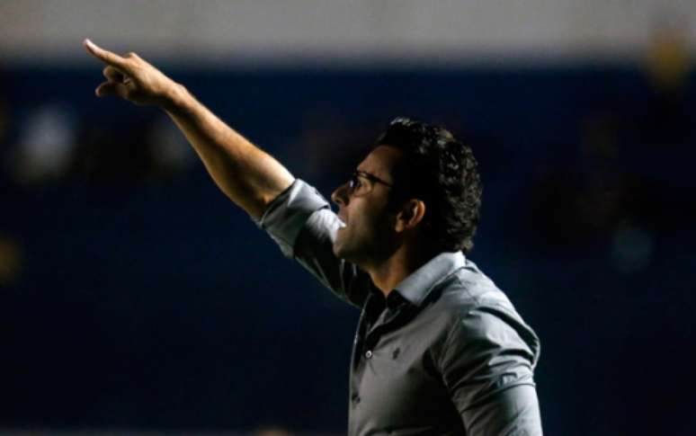 Após derrota em clássico, Botafogo demite Alberto Valentim