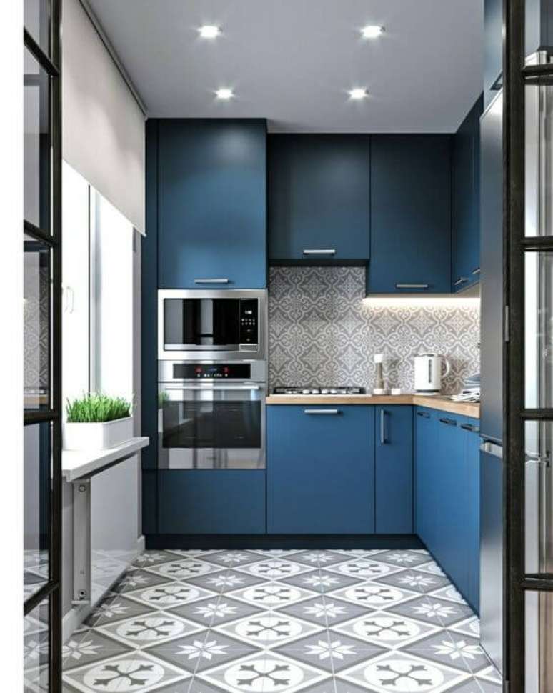 59. Armário de cozinha pequena e azul – Via: Pinterest