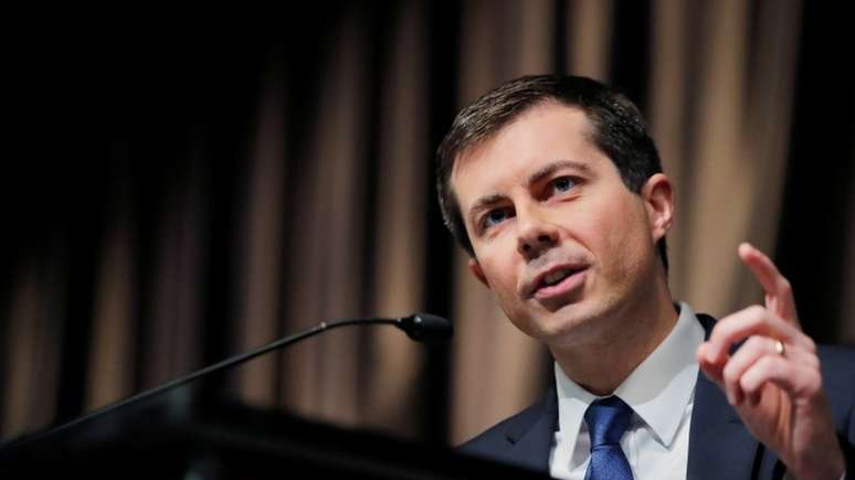 Pete Buttigieg fala sete idiomas