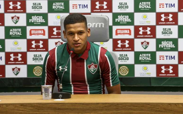Peruano pode estrear pelo Flu no clássico contra o Botafogo (Foto: LUCAS MERÇON/ FLUMINENSE FC)