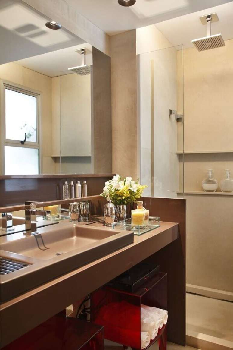 18. Modelo de bancada de banheiro com cuba embutida &ndash; Foto: Pinterest