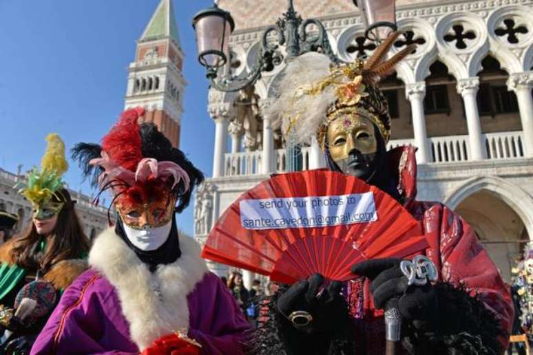Carnaval de Veneza tenta driblar prejuízo de inundações