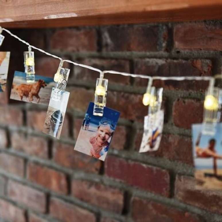 33. Varal de fotos com pisca pisca