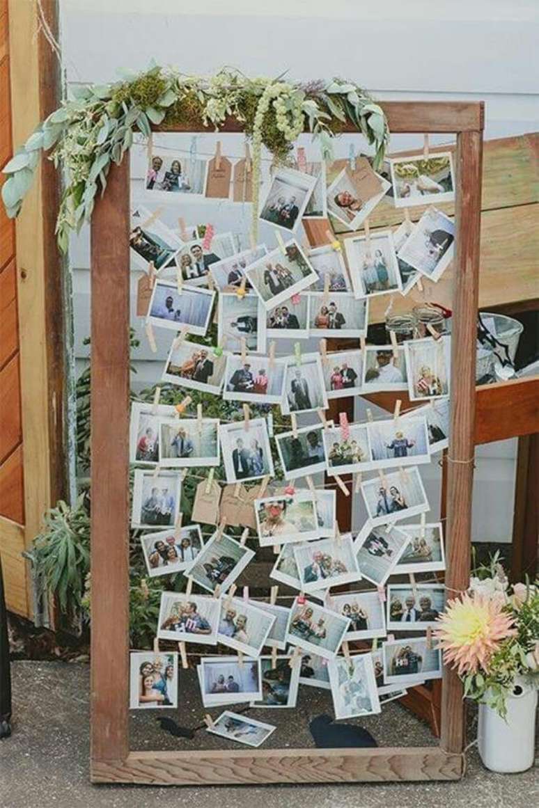 56. Varal de fotos em festa de casamento &ndash; Via: Pinterest