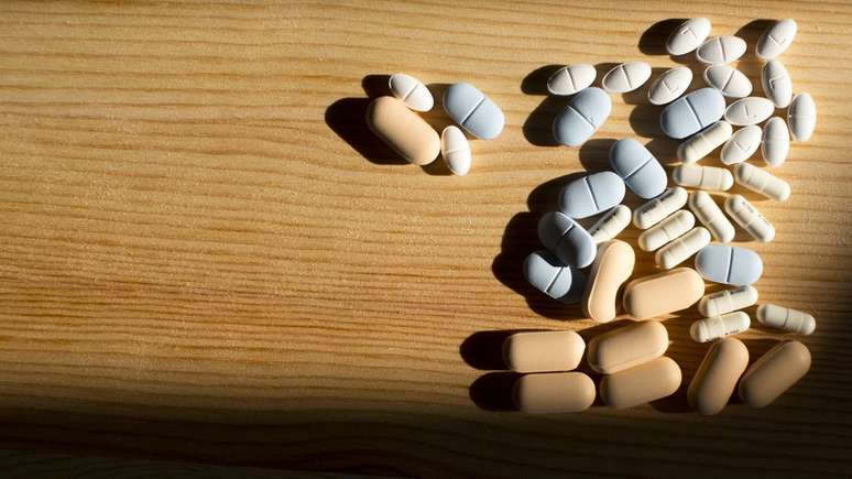 Inicialmente, os rem&eacute;dios para a Aids tratavam apenas da doen&ccedil;a, e n&atilde;o do v&iacute;rus