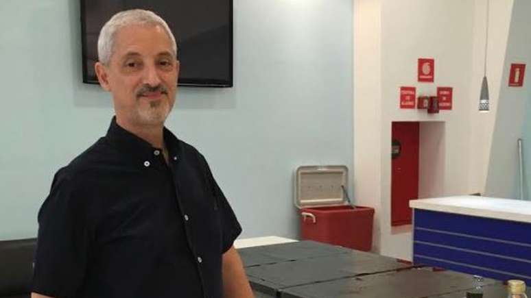 'Achamos que o neg&oacute;cio iria bombar, era nossa chance de atender al&eacute;m dos 500 metros, que &eacute; a dist&acirc;ncia m&eacute;dia que algu&eacute;m caminha para almo&ccedil;ar. Mas foi s&oacute; ilus&atilde;o', diz Elent&eacute;rio