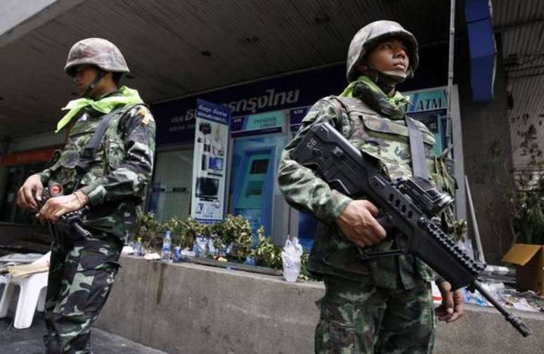 Soldado mata ao menos 17 pessoas a tiros na Tailândia