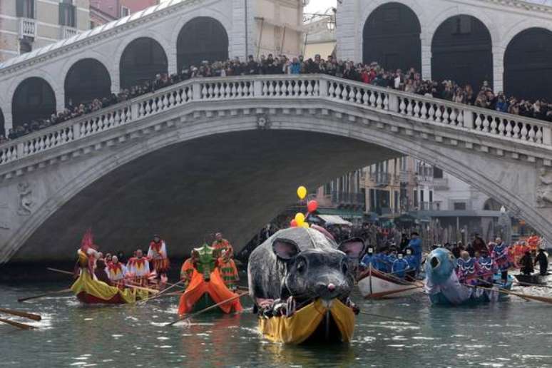 Desfile sobre as águas inaugura Carnaval de Veneza 2020