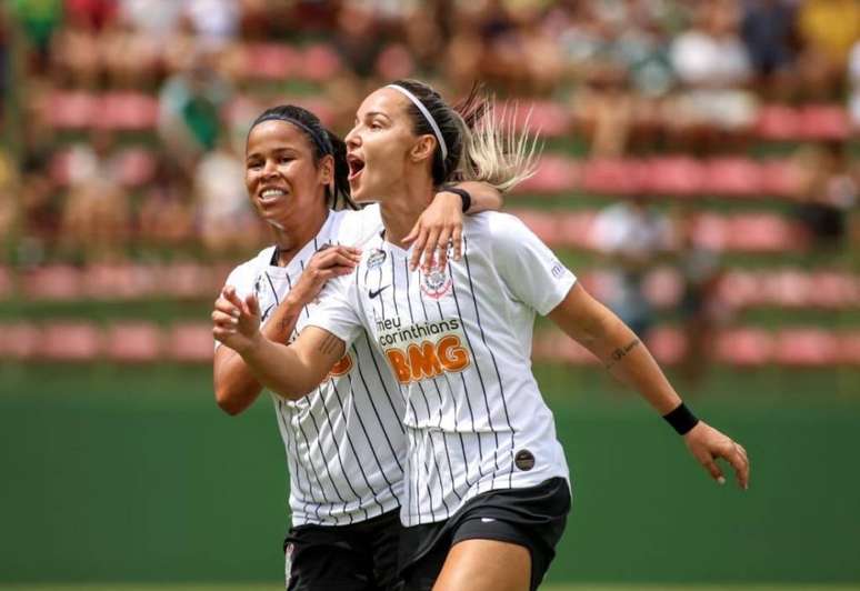 Corinthians bate Palmeiras em 1º jogo da semi do Brasileirão Feminino