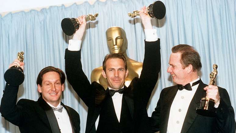 Kevin Costner faturou dois Oscars com 'Dança Com Lobos'