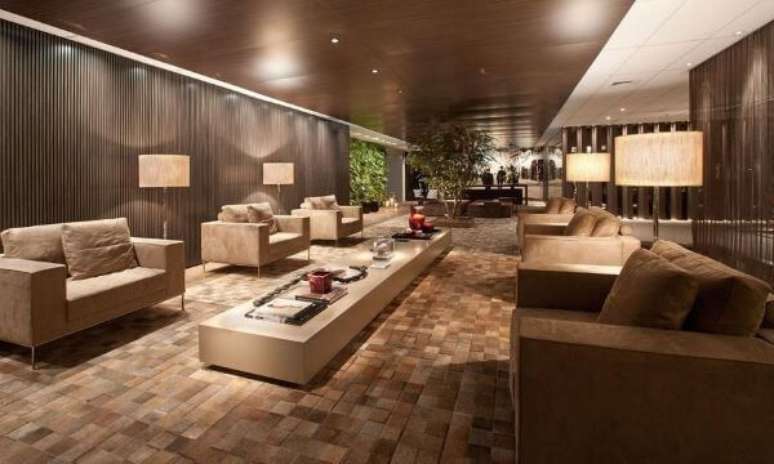 41. Jogo de sof&aacute; para escrit&oacute;rio no espa&ccedil;o comercial &ndash; Projeto: Carlos Rossi