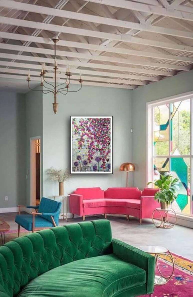 11. Sof&aacute; para escrit&oacute;rio colorido e moderno &ndash; Via: Simpli Chique