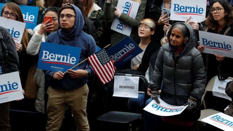 Simpatizantes de Bernie Sanders, favorito nas pesquisas de opinião em New Hampshire
