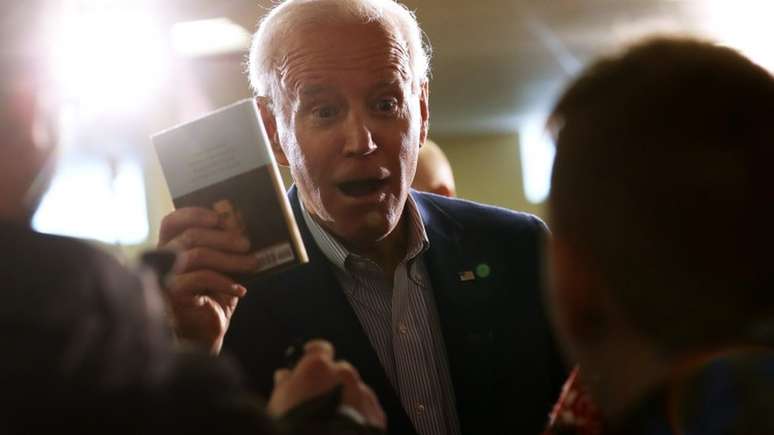 Joe Biden tem favoritismo em âmbito nacional, mas muitos dizem que sua campanha ainda não tem energia