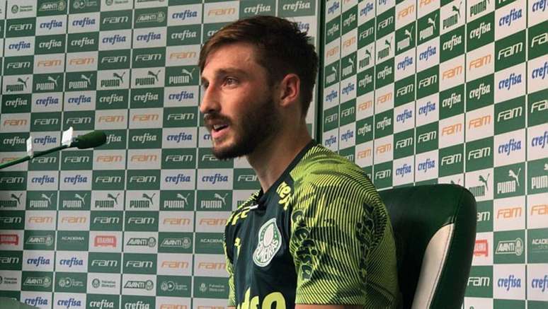 Viña chega ao Palmeiras com contrato válido por cinco anos