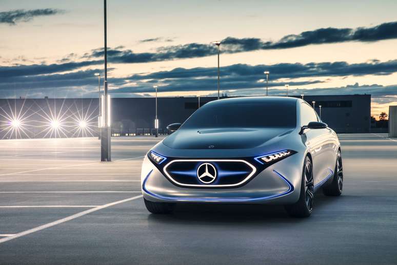 Pr&oacute;ximo carro el&eacute;trico da Mercedes: EQA, previsto para 2021.