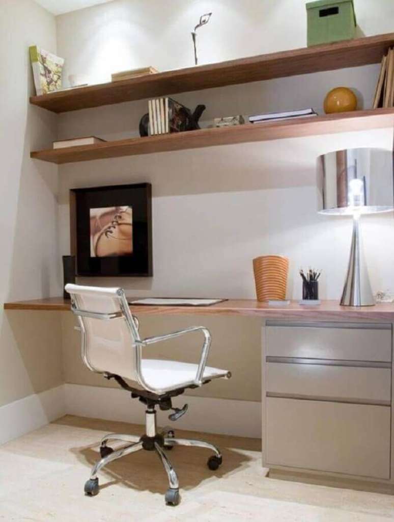 41. Decoração com cadeira para escritório branca giratória – Foto: Pinterest