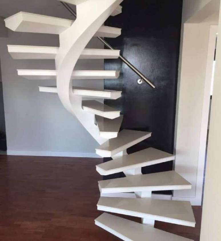 44. Escada caracol branca minimalista