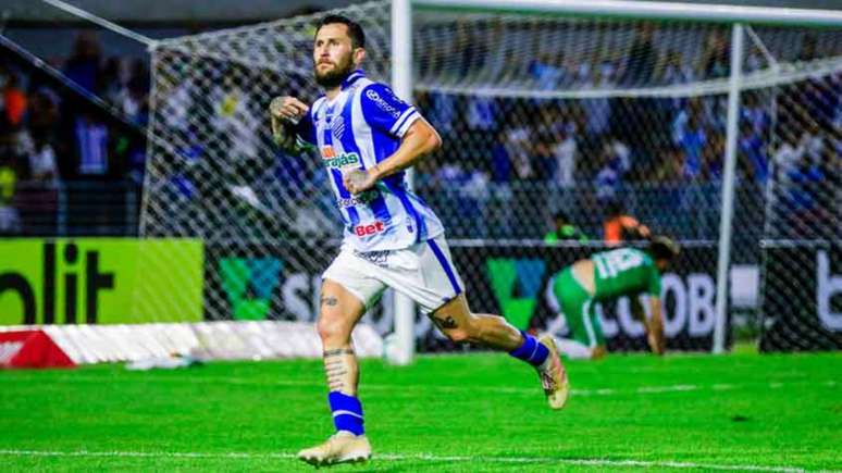 Jonatan Gómez se destacou no Brasileirão do ano passado como CSA (Foto: Pei Fon/Raw Image/Lancepress!)