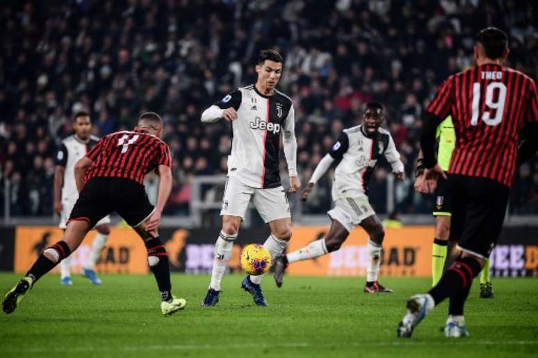 Juventus tenta superar crise interna após derrota para o Verona, no sábado (Foto: MARCO BERTORELLO / AFP)