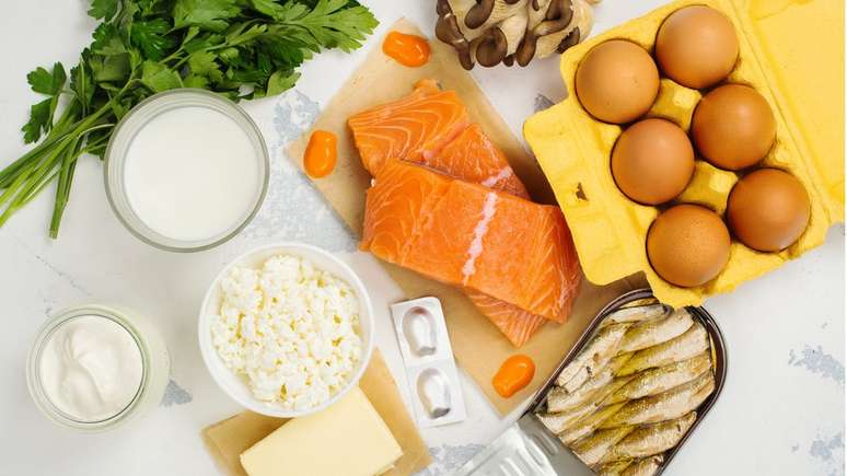 Peixes gordurosos e derivados do leite estão entre as principais fontes de vitamina D na alimentação — mas as dietas modernas são pobres nela, alertam especialistas