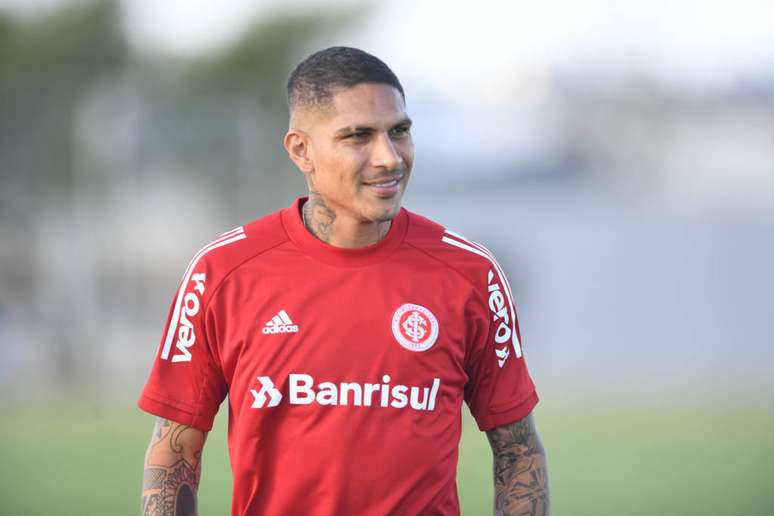 Paolo Guerrero prorrogou seu contrato com o Internacional até o final de 2021 (Foto: Divulgação/Ricardo Duarte)