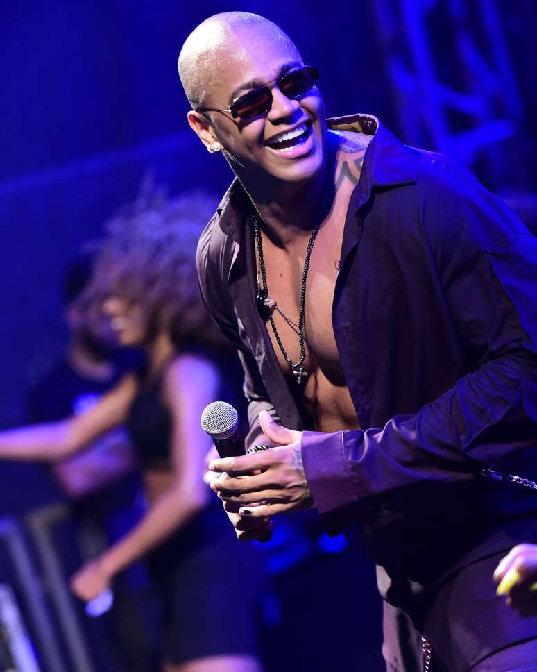 O cantor Léo Santana se apresenta neste domingo (16) na Arena Anhembi.