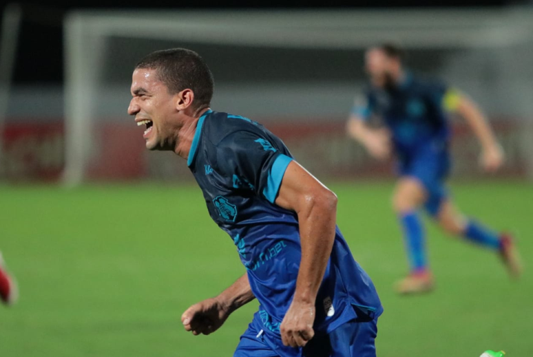 Toty marcou o gol da vitória nos acréscimos da segunda etapa (Foto: Divulgação/Rafael Melo-Santa Cruz)