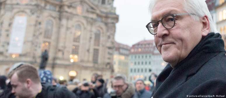 Steinmeier em Dresden: "Temos que enfrentar quem falsifica fatos históricos"