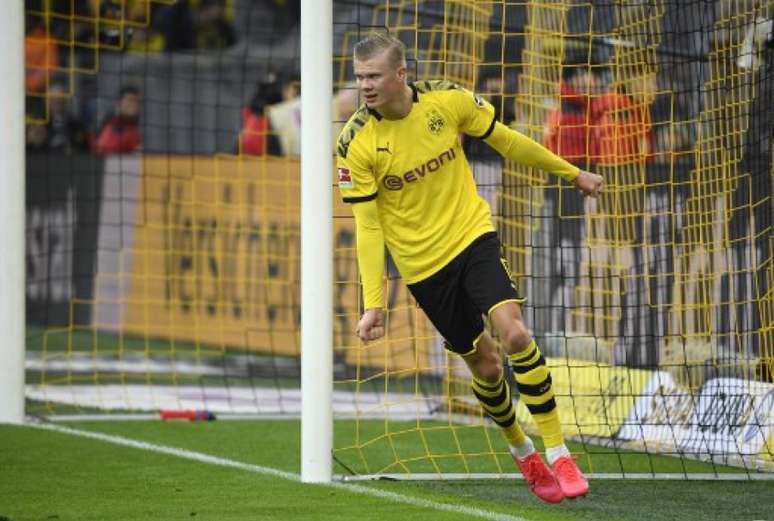 Haaland tem sido grande destaque do Borussia Dortmund em 2020 (INA FASSBENDER / AFP)