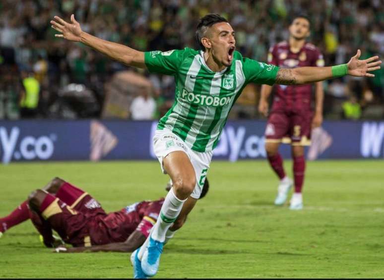 O lateral direito Daniel Muñoz atraiu a atenção do Palmeiras (Foto: Divulgação)