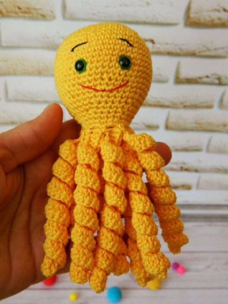 53- Polvo de croch&ecirc; alegre em tom de amarelo. Fonte: Pinterest