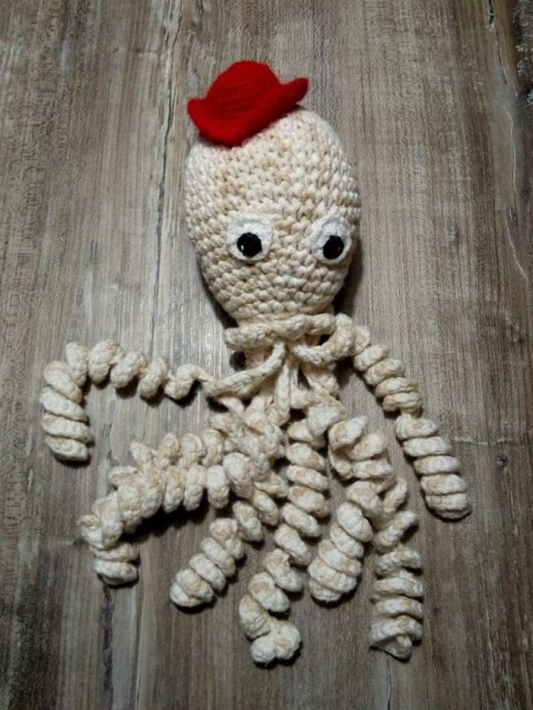 55- Polvo de croch&ecirc; com chap&eacute;u &eacute; puro charme. Fonte: Loola Presentes