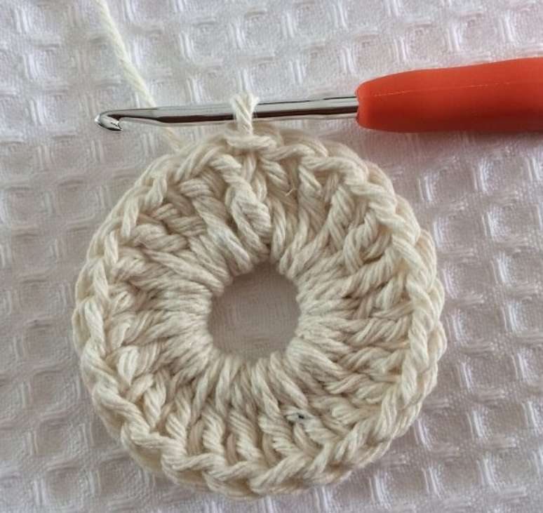 5&ndash; Segunda carreira para fazer polvo de croch&ecirc;. Fonte: Pinterest