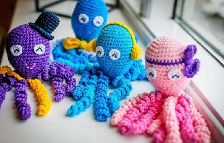 36&ndash; Cole&ccedil;&atilde;o de polvo de croch&ecirc; coloridos para beb&ecirc;s prematuros. Fonte: Pinterest