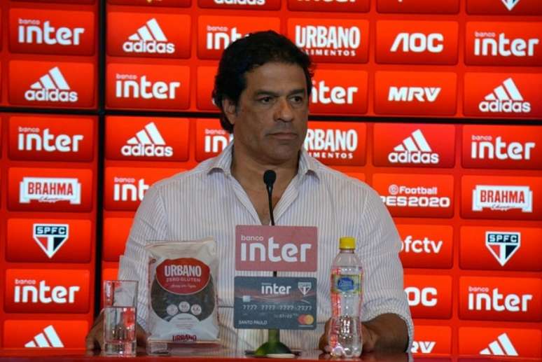 Raí, diretor de futebol do São Paulo, foi duros nas críticas à arbitragem e à FPF (Foto: Reprodução/Twitter São Paulo)