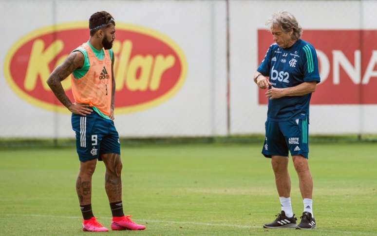Gabigol e Jesus, em treino no Ninho do Urubu: dupla voltou a ser campeão (Foto: Alexandre Vidal / Flamengo)