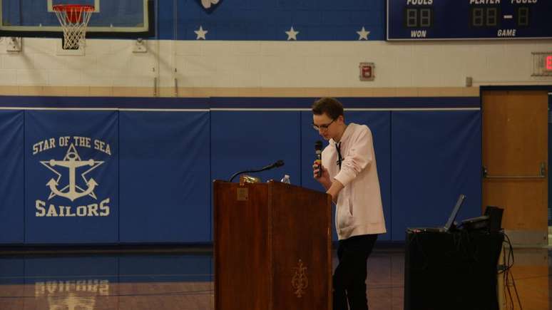 Ament tem compartilhado sua hist&oacute;ria em escolas para alertar outros jovens sobre os riscos dos cigarros eletr&ocirc;nicos