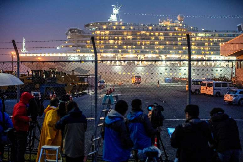 Cruzeiro Diamond Princess, onde passageiros estão em quarentena após confirmação de coronavírus 
16/02/2020
REUTERS/Athit Perawongmetha 