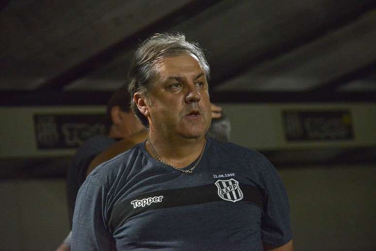 Gilson Kleina não é mair o treinador da Ponte Preta (Foto: Divulgação/Álvaro Júnior)