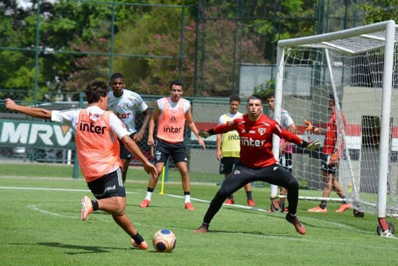 São Paulo treinou na manhã desta terça-feira, no CT da Barra Funda (Foto: Reprodução/Twitter São Paulo)