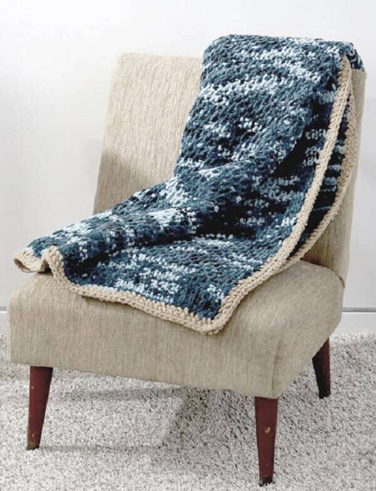 40. Manta feita em crochê tunisiano para os dias de frio. Fonte: Pinterest
