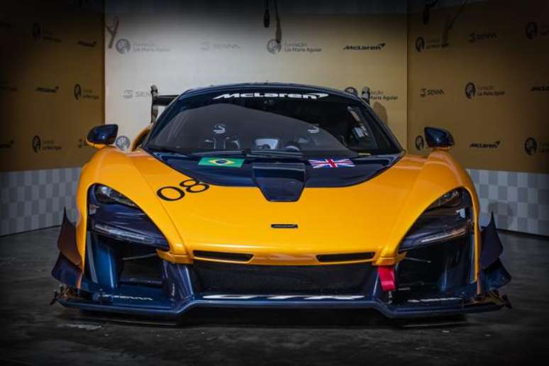 O McLaren Senna GTR custa 1,1 milhão de libras na Inglaterra, mais impostos.