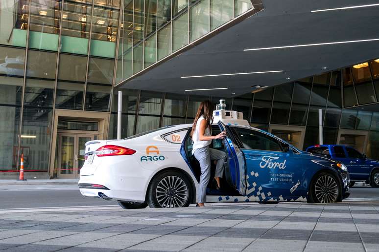 O táxi-robô da Ford: será preciso ir muito além do carro autônomo para fazer sucesso nesse novo mundo.