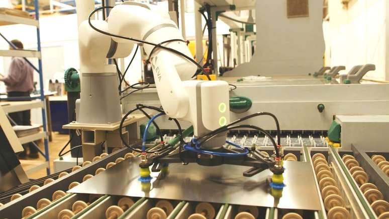 Rob&ocirc; EVA em funcionamento