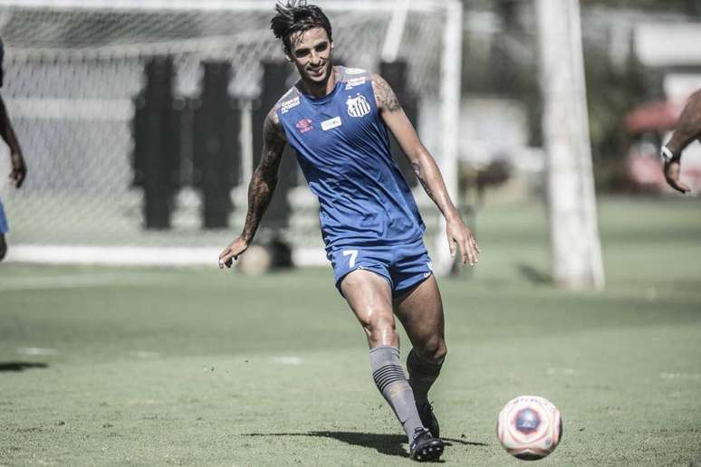 Bryan Ruiz tem treinado no Santos B (Foto: Divulgação/Ivan Storti – Santos FC)