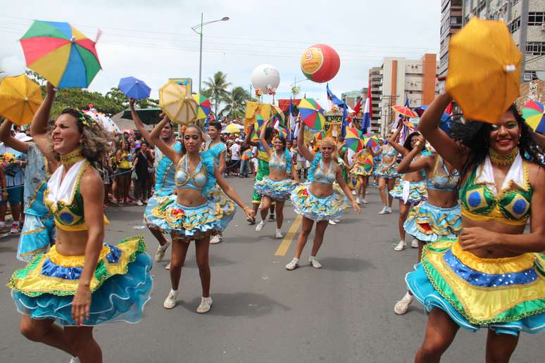 Passistas de frevo no Carnaval do Recife